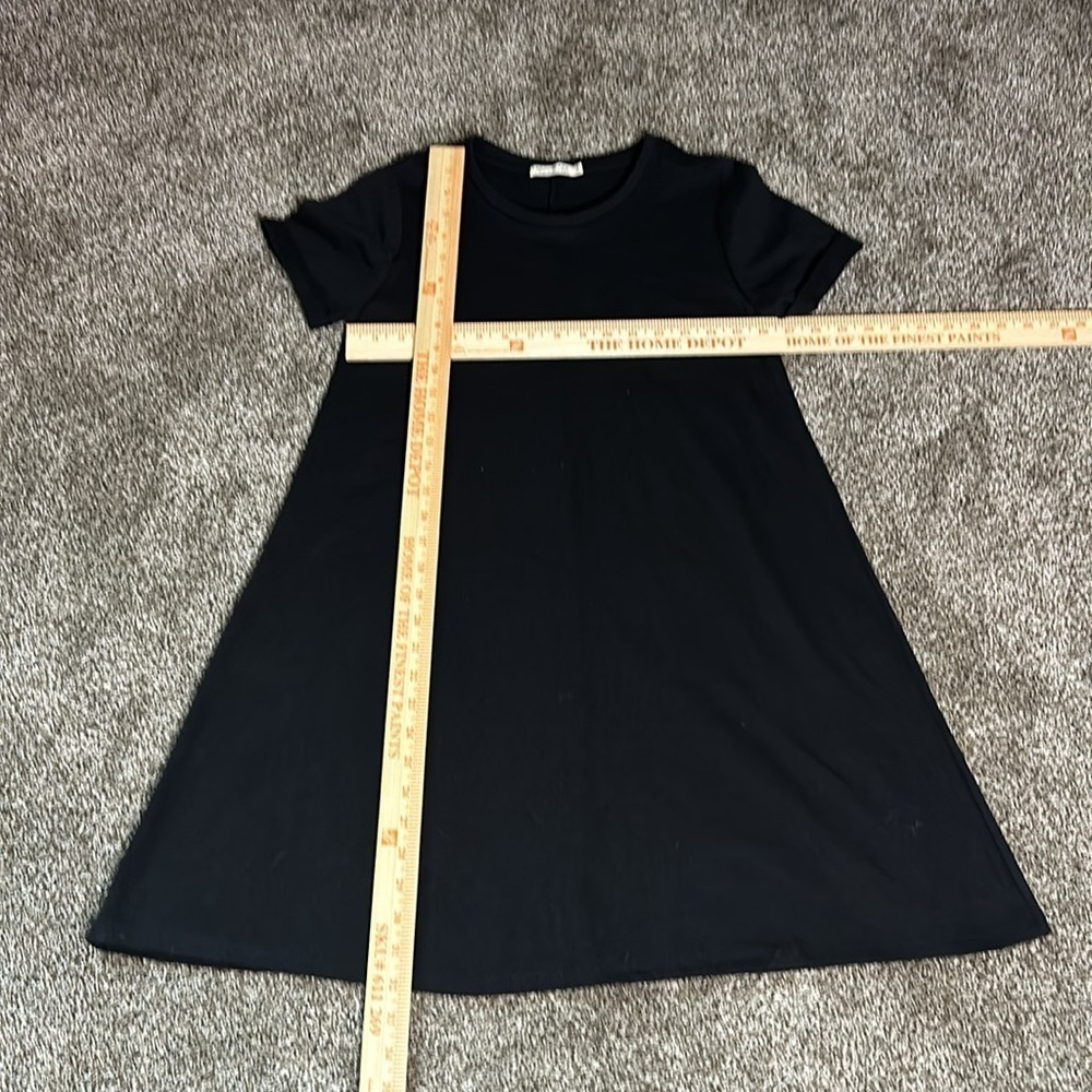Heart hips small black dress classic chic - Picture 3 of 3